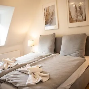 Fuer 4 Gaeste In Laatzen Messe- Und Citynah Apartment Hannover